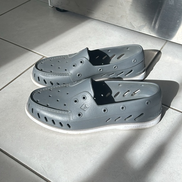 Size 11 Sperry Top~Siders - Picture 3 of 4